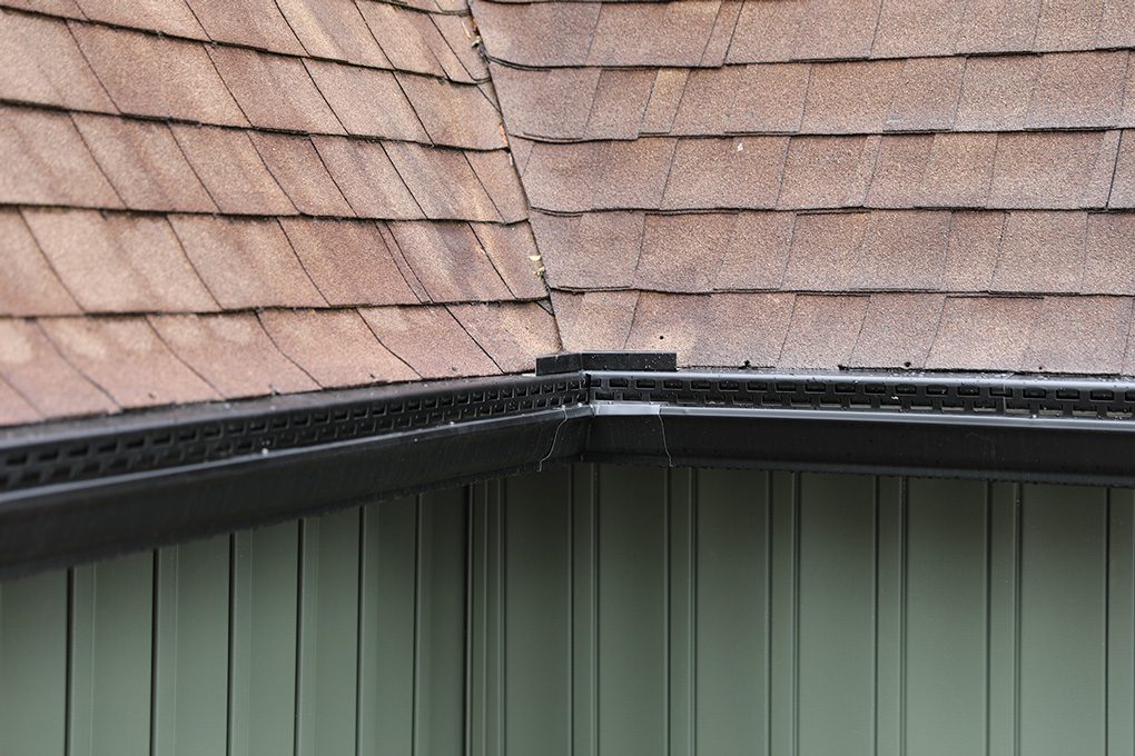 gutter joined at inner corner